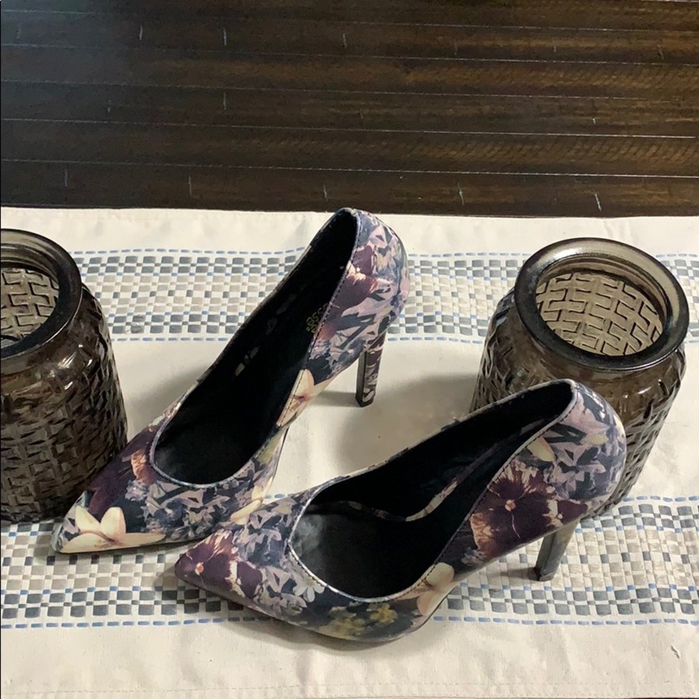 Floral Charlotte Russe Heels - Picture 1 of 4